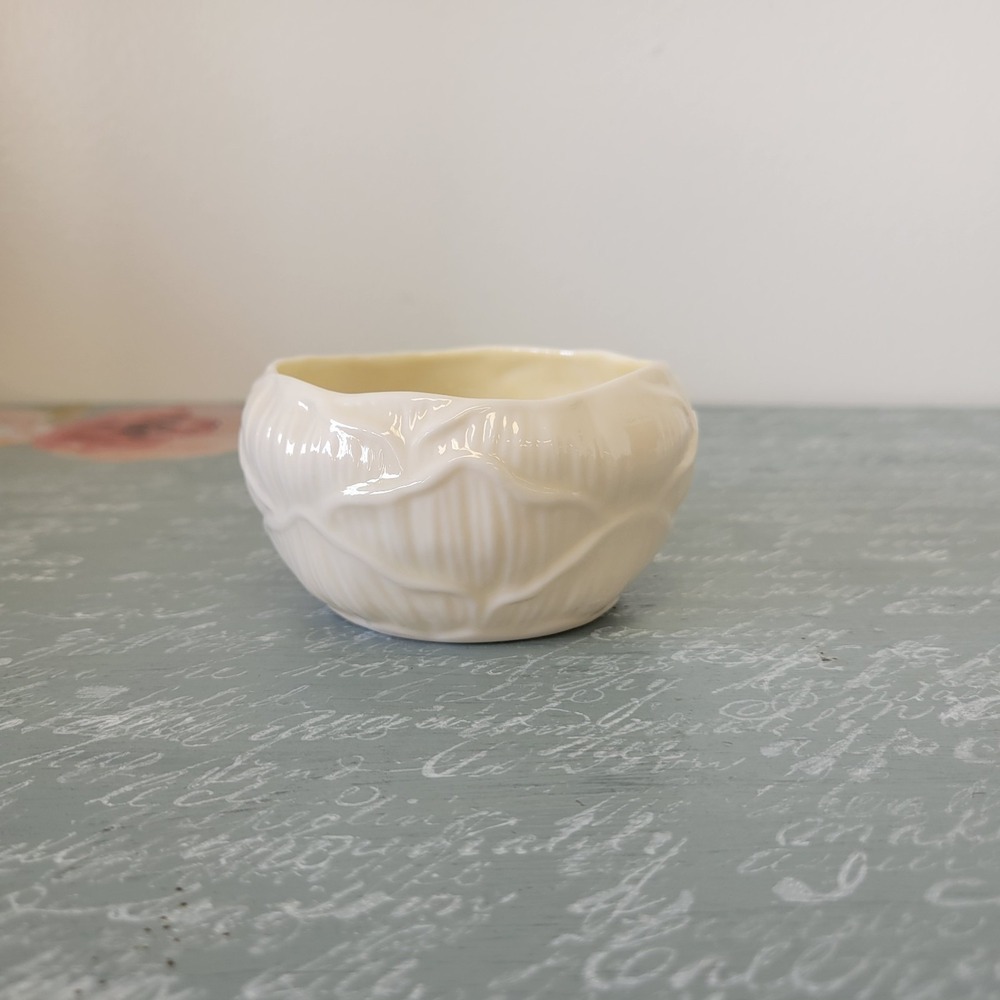 Vintage - Belleek "Lily Pink" open sugar - yellow inside